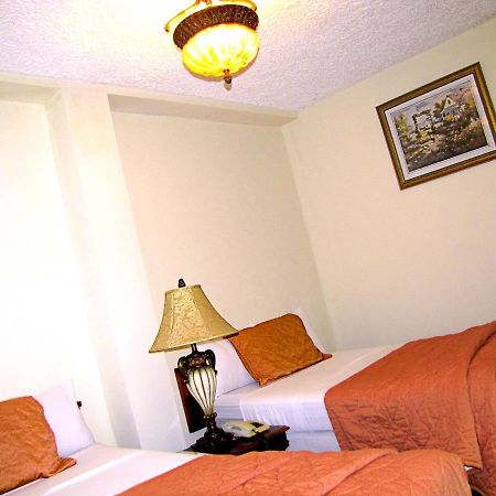 Hotel Tropico Inn San Miguel Buitenkant foto